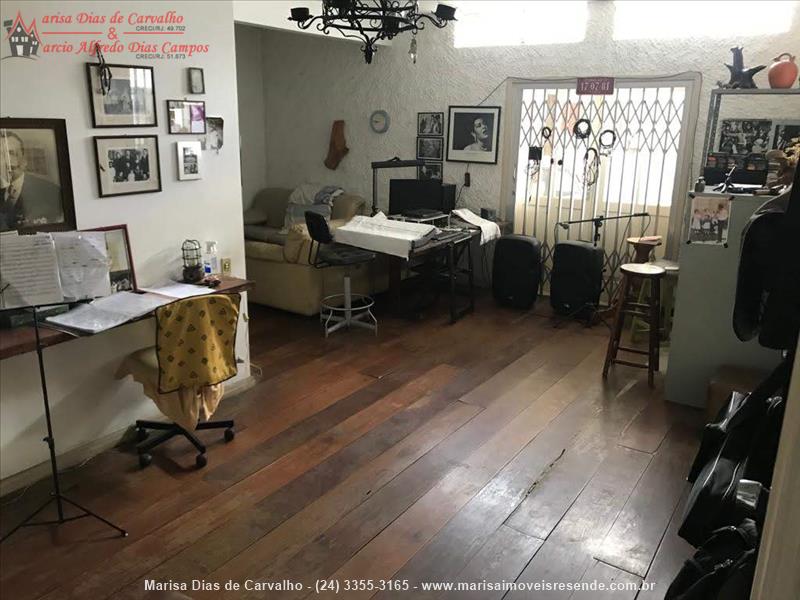 Casa para Venda ou Alugar no Centro em Resende