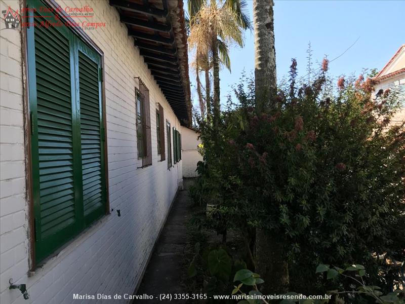 Casa para Venda ou Alugar no Centro em Resende