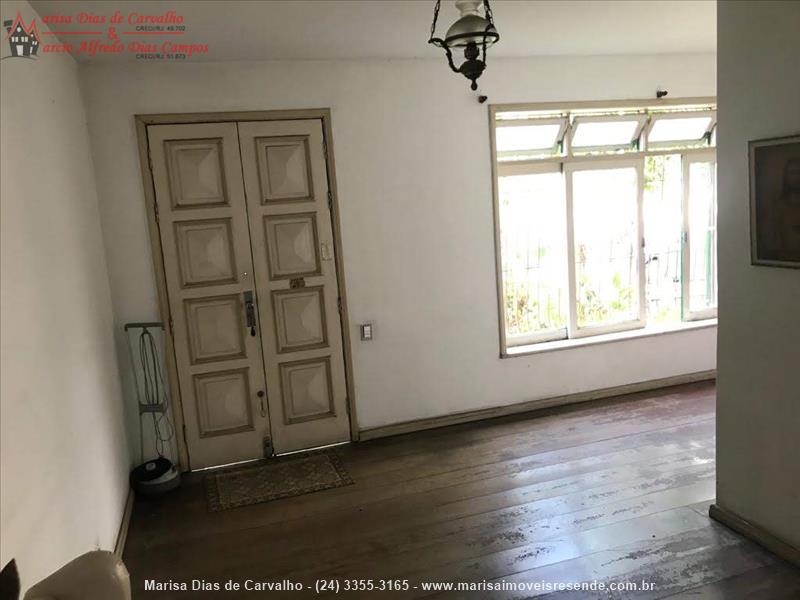 Casa para Venda ou Alugar no Centro em Resende
